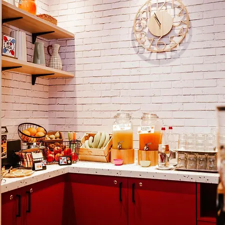 卢森堡中心火车站宜必思尚品酒店 酒店 3*