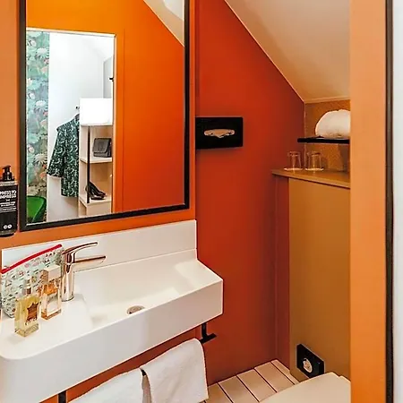 Ibis Styles Centre Gare Hotel 3*